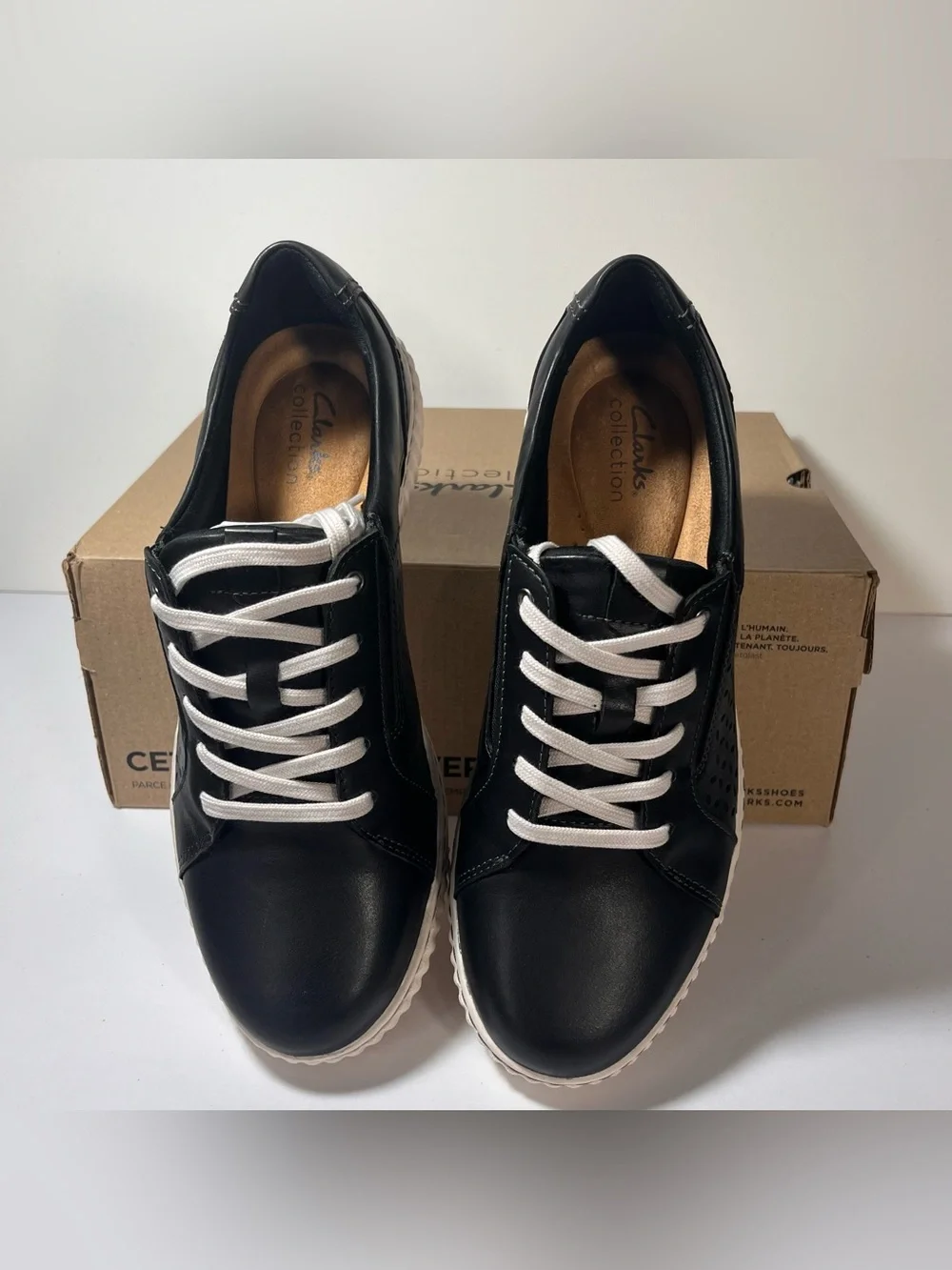 Clarks Collection Caroline Ella Leather/Textile Casual Sneakers Size: 9.5